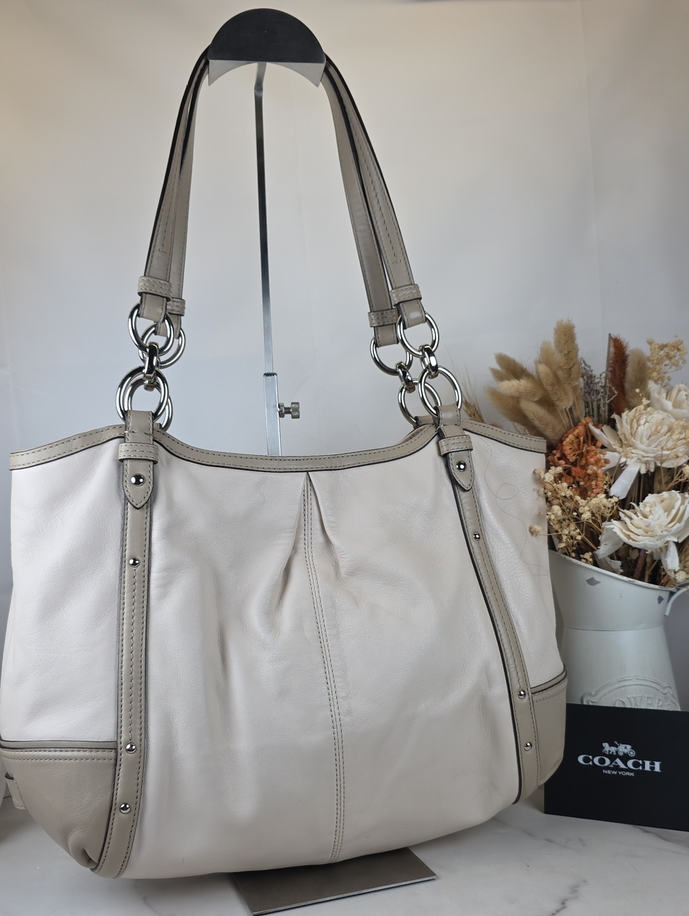 Coach Y2K Cream Leather Shoulder Bag with Taupe Trim Shoulder Bag